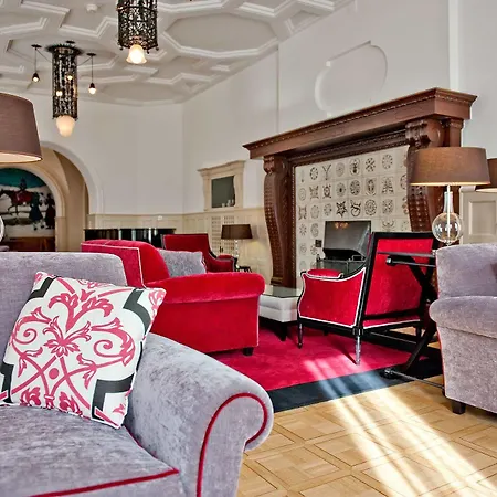 Hotel Engiadina 4*