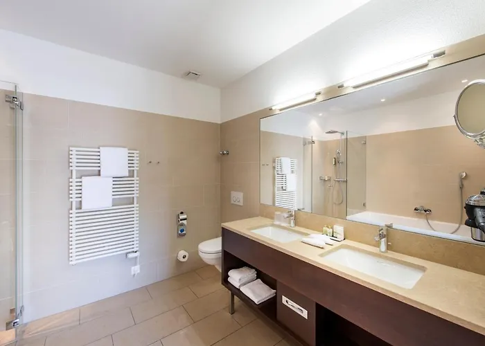 هوتل إنجيادينا فندق 4*