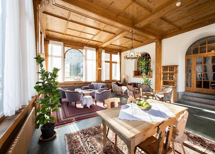 هوتل إنجيادينا فندق