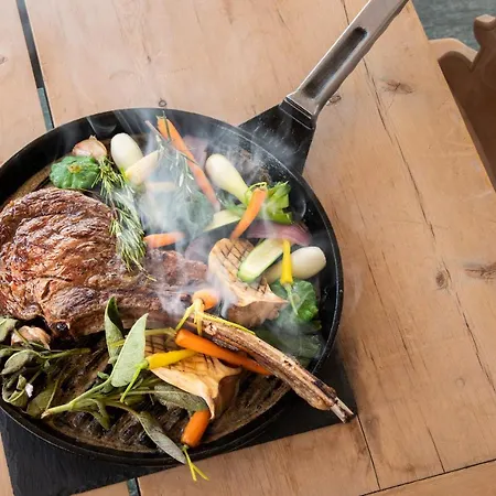 エンジアディーナ 4*