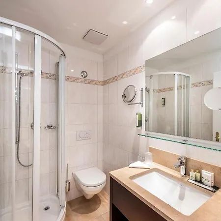 エンジアディーナ